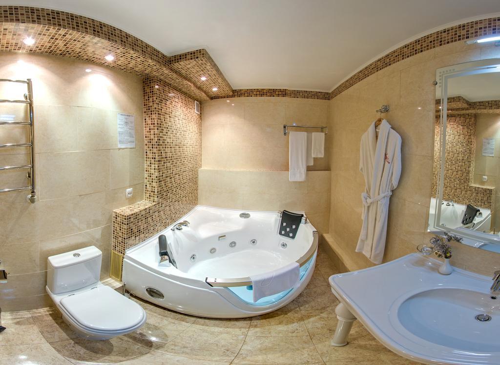 Optima Hotel Deluxe Kryvy Rih Chambre photo