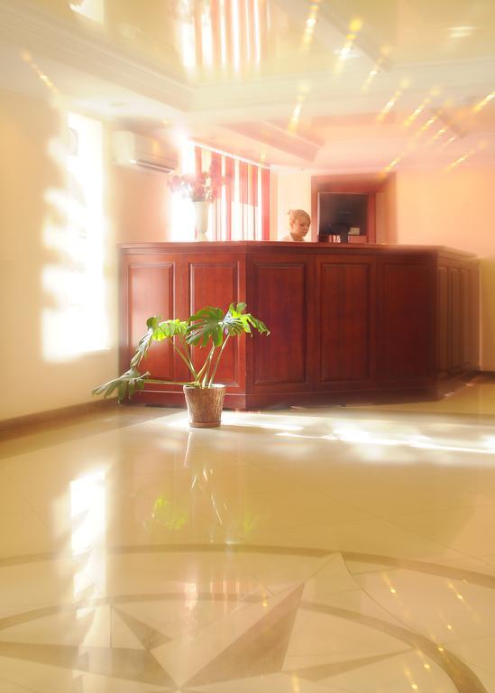 Optima Hotel Deluxe Kryvy Rih Extérieur photo