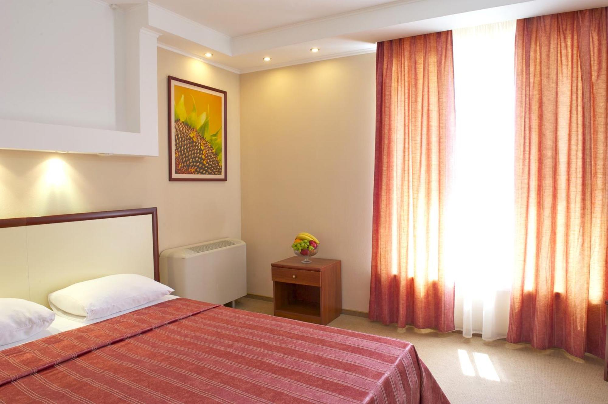 Optima Hotel Deluxe Kryvy Rih Extérieur photo