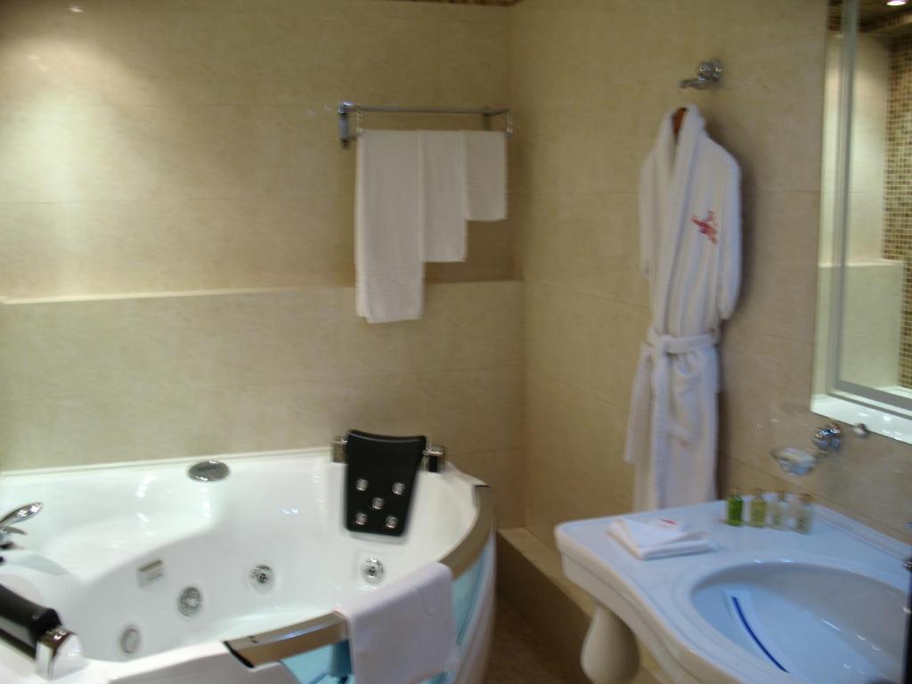 Optima Hotel Deluxe Kryvy Rih Chambre photo